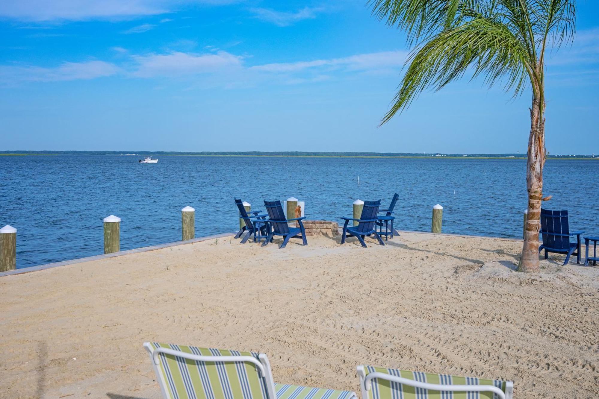 Blufin Bungalows & Marina Chincoteague Exterior photo