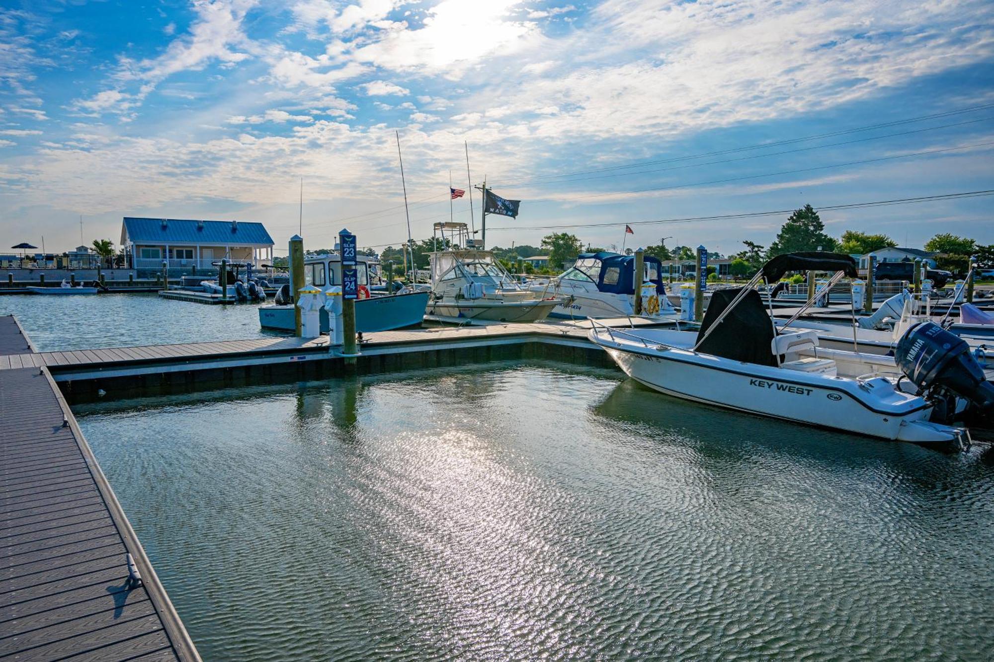 Blufin Bungalows & Marina Chincoteague Exterior photo